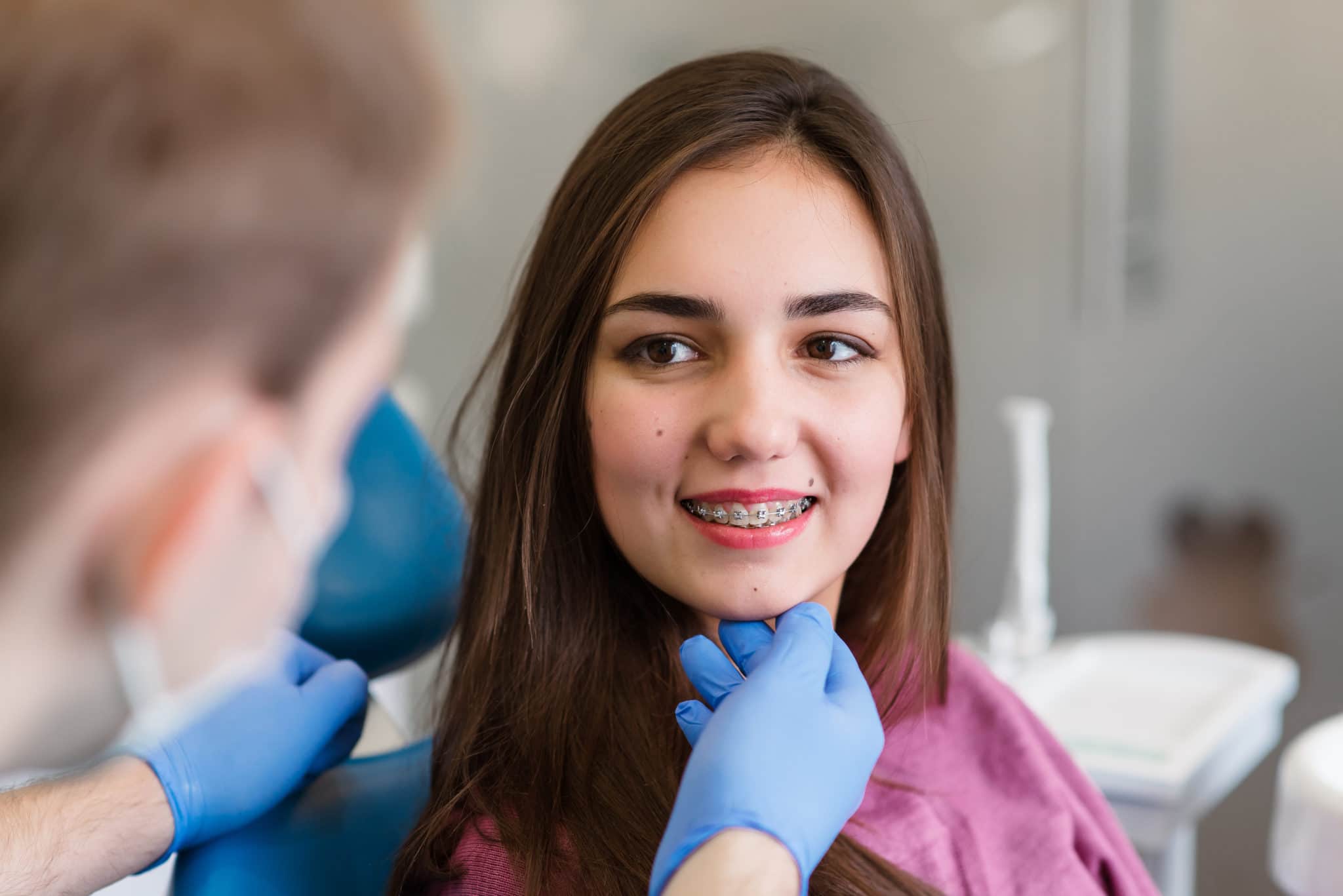 Traiter des dents qui se chevauchent Aligneurs Français